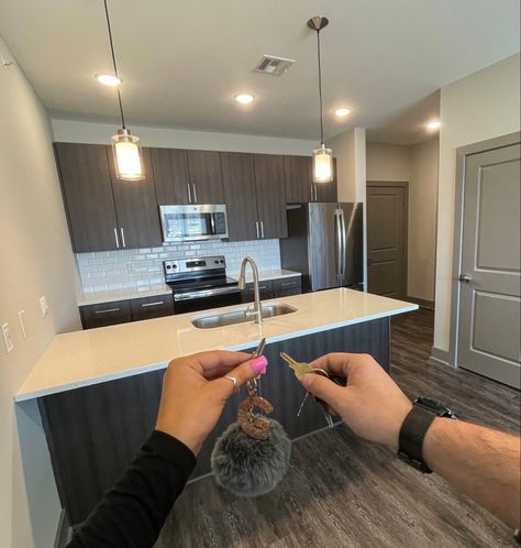 Apartment Goals Couple, New House Keys Aesthetic, Couple Apartment Aesthetic, New House Keys, Apartment Beds, Couples First Apartment, Apartment With Boyfriend, Aesthetic Dream Life, Dream Kitchen Ideas