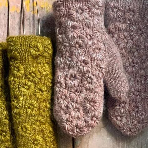 Mohair Mittens, Knitting Embroidery, Late Bloomer, Simple Embroidery, Beautiful Knitting, Hand Dyed Yarn, Cotton Bag, Bag Pattern, Ravelry