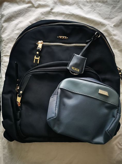 #tumi #tumibackpack #tumitravel #tumitravelbag  #etsy #sale #laptopbackpack #laptopcase Business Class Travel, Tumi Backpack, Laptop Travel, Series Black, Toiletry Pouch, Delta Airlines, Backpack Women, Travel Toiletries, Women Handbag