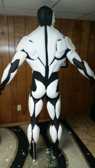 Foam muscle suit. Etsy.com @capitolcostumes Shiki Anime, Manga Halloween, Superhero Quotes, Workout Man, Muscle Suit, Foam Armor, Costume Armour, Cosplay Armor, Cosplay Tutorial