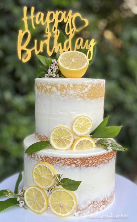 2 Tier Lemon Cake, Lemon Cake Smash, Lemon Cake Decoration, Lemon Birthday Cakes, Lemon Themed Party, Frosting Ideas, Dessert Art, Dad Birthday Cakes, Ice Cake