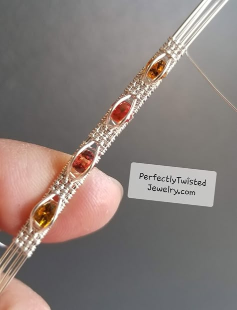 Wire Weaving With Beads, Glass Bead Wire Jewelry, Wire Wrapping Weaves, Wire Wrap Channel Setting, Wire Weaves Patterns, Wire Wrap With Beads, Wire Weave Jewelry, Wire Weaving Jewelry, Wire Macrame Jewelry