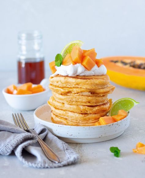 Papaya Recipes Breakfast, Papaya Breakfast Ideas, Papaya Pancakes, Papaya Breakfast, Papaya Dessert, Papaya Recipe, Papaya Recipes, Pancake Toppings, Morning Brunch