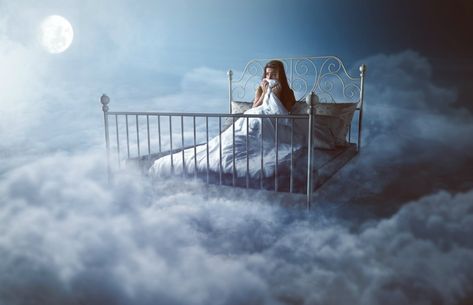 Why Do We Forget Our Dreams? - The Sleep Matters Club Recurring Dreams, Dream Recall, Dream Meanings, Wonder Women, Astral Projection, Bad Dreams, Inner World, Sigmund Freud, Lucid Dreaming