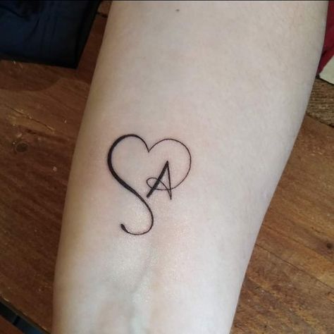 Letter S Tattoo, Simple Heart Tattoos, Tatoo Styles, Name Tattoos For Moms, Camera Tattoos, Tattoo Design For Hand, Tattoo S, Henna Inspired Tattoos, Couple Tattoos Unique