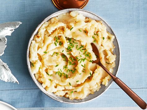 Dairy-Free Mashed Potatoes Recipe Recipe Dutch Oven, Root Recipes, Celeriac Recipes, Celery Root Puree, Celeriac Soup, Dairy Free Mashed Potatoes, Food Dinners, Mashed Potatoes Recipe, Celery Root