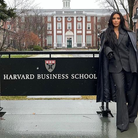 Legally Blonde Characters, School Bucket List, North West Kim Kardashian, Reese Witherspoon Legally Blonde, Kim Kardashian And North, Olivia Pierson, Harvard Students, Law School Inspiration, Harvard Law