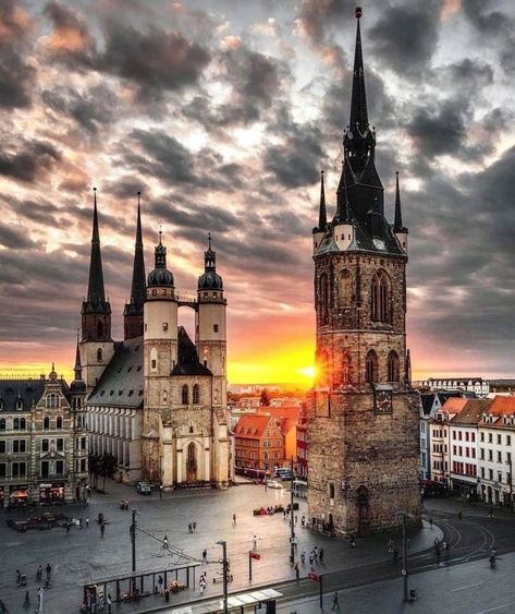 Castle City, Beautiful Churches, World Pictures, Colmar, Germany Travel, Dream Destinations, Cologne Cathedral, Halle, Barcelona Cathedral