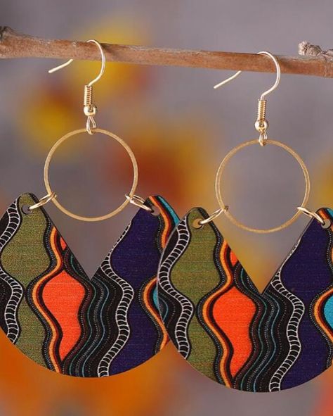 Just came in-$5 each 2 of each available 🇬🇭#juneteenth 🇱🇾 #juneteenthcelebration #christinassparklinggemz #jewelry #holidayjewelry High Fashion Earrings, Rings Light, Everywhere I Go, Hammered Earrings, Costume Earrings, Spike Earrings, Pink Agate, Beaded Drop Earrings, Hanging Earrings