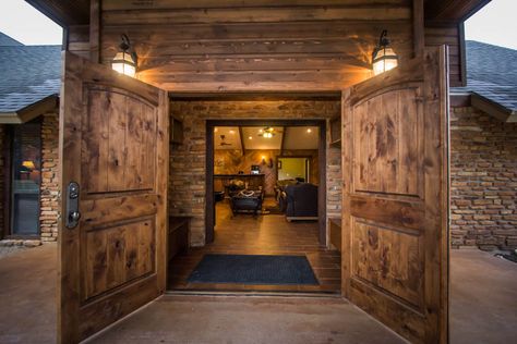 5 Star Outfitters Hunting Lodge :: 5 star outfitters texas whitetail hunts Hunting Lodge Exterior, Scottish Hunting Lodge, Hunting Ranch, Lodge Exterior, Whitetail Hunting, Hunting Lodge, White Tail, 5 Star, Deer