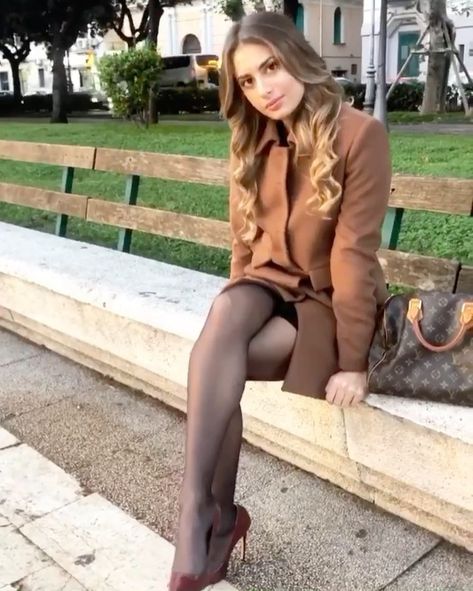 826 Me gusta, 93 comentarios - Chiara Stile Official (@chiarastile) en Instagram: "Missing so much my professional photoshoots! Do you prefer videos or photos on my Instagram…" Black Pantyhose, Brown Heels, Fashion High Heels, Brown Dress, Black Tights, Summer Dresses For Women, Elegant Woman, Outfit Of The Day, Insta Fashion