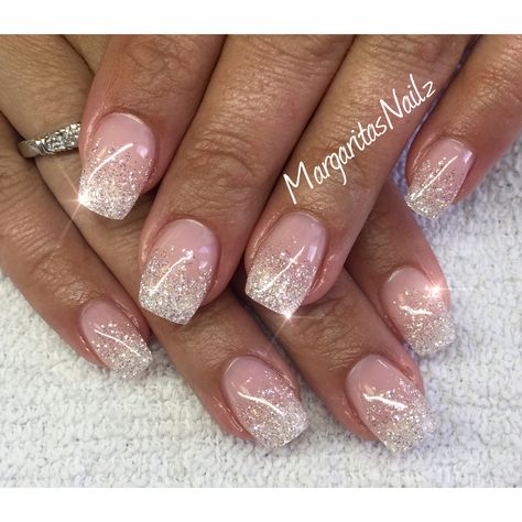 Diamond ombré nails White And Silver Ombré Nails, Sparkly Ombre Nails Short, Hombre Nails Ombre Winter, Pretty Ombre Nails Short, Glitter Tip Nails Ombre, Pink And White Ombre Nails With Glitter, Ombre Nail Designs Short, White Glitter Ombre Nails, Nail Ombre Designs