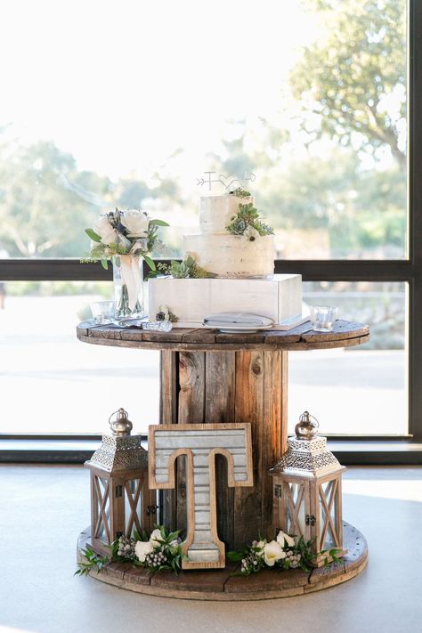 Rustic Wedding Cake with Wire Initial Cake Topper | Twisted Hangers #weddingcake #weddingcaketopper #caketopper #rusticwedding #twistedhangers Rustic Cake Tables, Personalized Wedding Hangers, Wire Wedding Cake Topper, Burlap Wedding Cake, Western Wedding Cakes, Initial Cake Topper, Initial Cake, Western Themed Wedding, Wedding Hangers Personalized