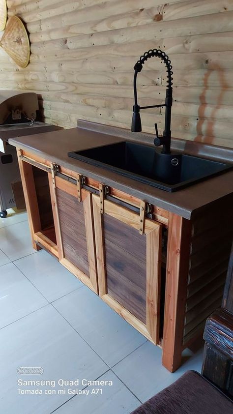 Diy Wooden Shelves, Kitchen Sink Diy, Industrial Kitchen Design, Bbq Grill Design, Loft Kitchen, Outdoor Bbq Kitchen, Patio Kitchen, Rustic Bathroom Decor, Patio Furniture Ideas