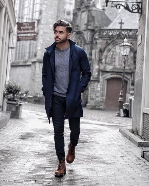 Rainy days in Amsterdam Rainy Day Outfit Men, Gentleman Mode, Men's Trench Coat, Spring Outfits Men, Streetwear Mode, Hipster Mens Fashion, Mens Spring Fashion, Blue Coat, Trench Coat Men