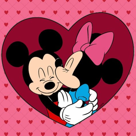 Minnie & Mickey Mickey And Minnie Art, Mickey Minnie Love, Mickey And Minnie Kissing, Minnie Y Mickey Mouse, Mickey And Minnie Love, Minnie Mouse Pictures, Mickey Mouse Pictures, Mouse Drawing, Disney Valentines