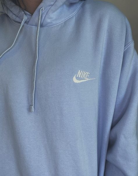 Oversized Hoodie Nike, Baby Blue Nike Sweatshirt, Light Blue Hoodie Nike, Light Blue Comfy Outfit, Light Blue Hoodie Aesthetic, Sky Blue Sweatshirt Outfit, Blue Nike Hoodies, Nike Sweatshirt Blue, Baby Blue Nike Hoodie