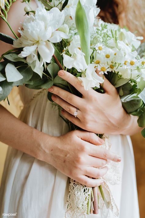 Woman holding a bouquet of white flowers | premium image by rawpixel.com / Teddy Rawpixel Holding Bouquet Of Flowers Pose, Hands Holding Bouquet, Hand Holding Bouquet, Woman Holding Bouquet, Bride Holding Bouquet, Bride Holding Flowers, Senior Poster, Hands Holding Flowers, Bride Wedding Hair