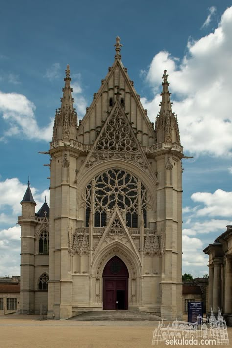 Buildings Sketch Architecture, Circuit Tattoo, Neo Gothic Architecture, Architecture Photography Buildings, Classical Building, Neo Gothic, Gothic Cathedrals, Gothic Castle, Gothic Cathedral