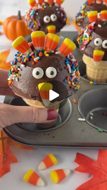 Adorable Cupcakes, Cupcake Ice Cream Cones, Thanksgiving Desserts Kids, Turkey Cupcakes, Turkey Cake, Thanksgiving Cupcakes, Cake In A Cone, Cupcake Cones, Thanksgiving Cakes