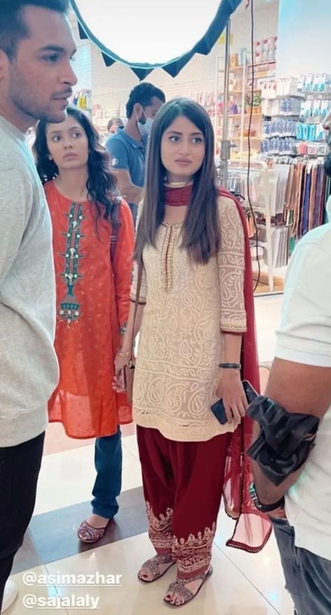 ♥️ Imran Qureshi, Mayon Dresses, Beautiful Kurti, Sajal Aly, Desi Aesthetics, Punjabi Salwar, Girls Designer Dresses, Bridal Photo, Sajal Ali