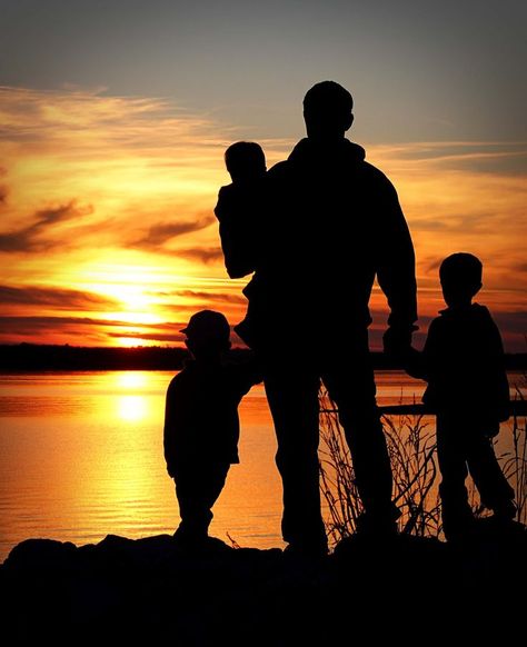 Strength, courage, leader, leadership, resilience, fortitude, Jesus, Christ, Christianity, pray Father Son Photos, Silhouette Photography, Drawing Hair, Foto Poses, Foto Art, Fall Family, 인물 사진, The Sunset, Picture Poses