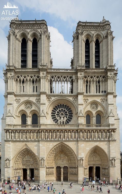 Beautiful Places In France, Famous Architecture Buildings, French Gothic Architecture, Places In France, French Cathedrals, Architecture Photography Buildings, French Gothic, Church Aesthetic, Famous Architecture