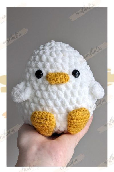 Free Amigurumi Duck Crochet Pattern - Crochet Ducks Amigurumi, Easy Duck Crochet, Easy Crochet Gifts Free Pattern, Free Crochet Patterns Animals Easy, Crocheting Chunky Yarn, Small Crochet Plushie Free Pattern, Amigurumi Easy Pattern, Cute Duck Crochet Pattern Free, Crochet Duck Plushie Free Pattern