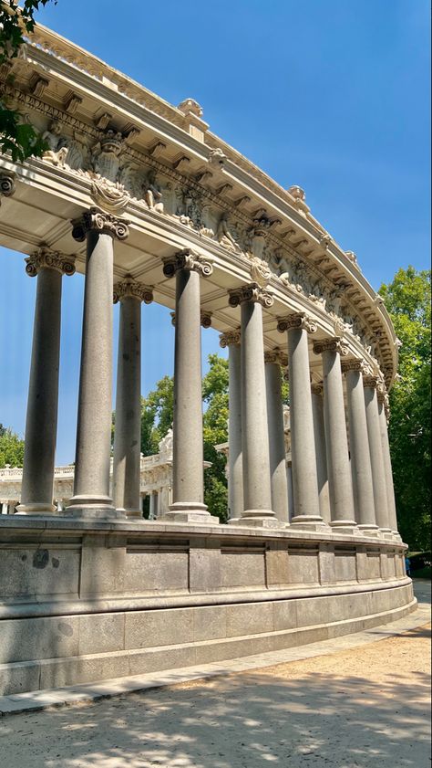 Retiro Park Madrid, Madrid Aesthetic, Euro Travel, Retiro Park, 2023 Travel, Marble Columns, Travel Log, Summer Trip, Travel Checklist