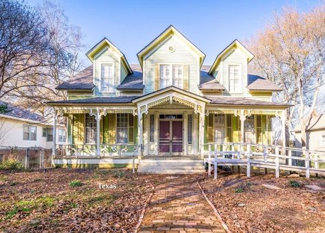 Cheapish c.1874 Texas Folk Victorian Home For Sale $199,900 - The Heard House - Old Houses Under $50K Victorian Folk House Style, Folk Victorian House, Folk House, Cypress Swamp, Folk Victorian, Old Houses For Sale, Sims Building, Victorian Home, Two Story Homes