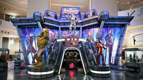 Marvel’s Avengers: Age of Ultron Exhibition in Hong Kong Avengers Training Room, Avengers Tower Interior, Marvel Movie Theater, Comic Convention Booth, Futuristic Lab, Avengers Headquarters, Expo Ideas, Event Booth Design, Avengers Theme