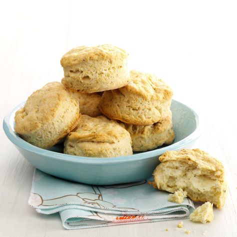 Flaky Italian Biscuits All Purpose Flour Recipes, Wheat Biscuits, Italian Biscuits, Crisco Recipes, Hungry Jacks, Fluffy Biscuits, Wheat Recipes, Drop Biscuits, Biscuit Mix