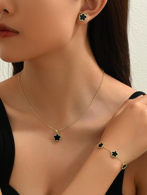 4 piezas Set joya con diseño de florHe descubierto los artículos más increíbles en SHEIN.com, ¡ve y echa un vistazo! Stylish Jewelry Accessories, Jewlery Necklace, Instagram Jewelry, Dior Jewelry, Jewelry Accessories Ideas, Women's Jewelry Sets, Clover Necklace, Crystal Beads Bracelet, Accessories Ideas