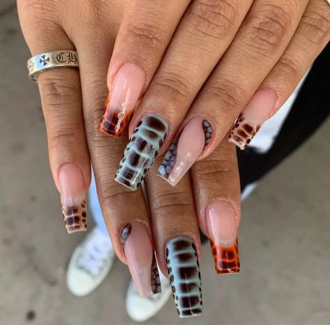 Brown Snake Skin Nails, Gator Print Nails, Reptile Skin Nails, Blue Snake Skin Nails, Cool Toe Nail Designs, Summer Crocodile Nails, Best Nails 2024, Red Snake Skin Nails, Snake Skin Nail Art