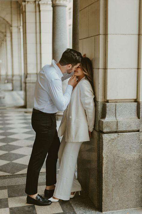 Fall Engagement Shoot Outfit Ideas, Downtown City Wedding Photos, Winter Engagement Session Outfits, City Photoshoot Engagement, Madrid Engagement Photos, Calgary Engagement Photos, Winter Engagement Shoot Outfit, City Style Engagement Shoot, City Engagement Shoot Outfit