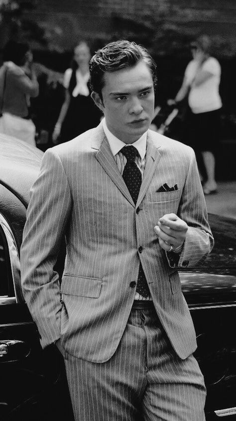 Ed Westwick • Famous Males • Kayla Lauren Rose Mode Gossip Girl, Estilo Blair Waldorf, Estilo Gossip Girl, Gossip Girl Quotes, Stile Blair Waldorf, Jackson Avery, Gossip Girl Blair, Gossip Girl Aesthetic, Chuck Blair