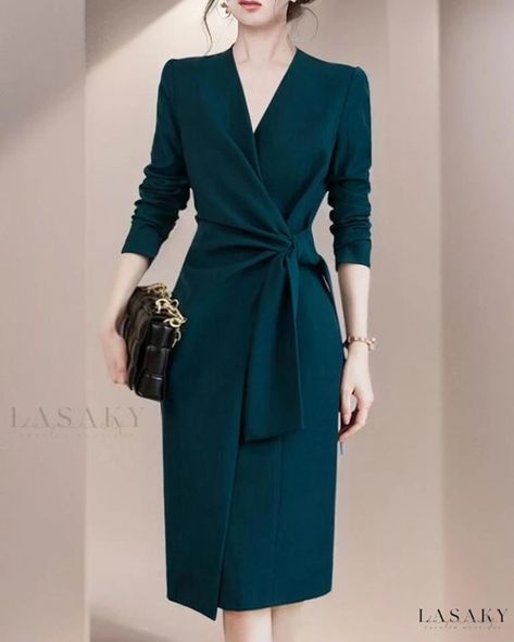 Lasaky - Elegant and Flattering Bodycon Dress - A Fashionable Choice Basic Bodycon Dress, Gowns Dresses Elegant, Dark Dress, Modest Dresses Casual, Elegant Dresses Classy, Classy Dress Outfits, Sophisticated Dress, Classy Casual Outfits, Skirt Skirt