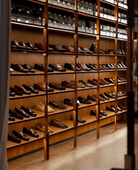 Footwear Shop Interior, Oak Room, Shoe Store Design, Office Showroom, Official Shoes, Leather Store, Dream List, Interior Display, Office Inspo