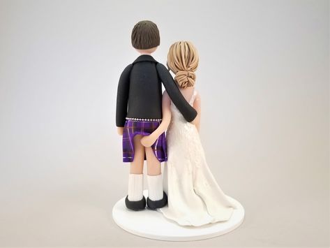 Custom Made Scottish Wedding Cake Topper by MUDCARDS Scottish Wedding Cakes, Scottish Wedding Traditions, Handmade Wedding Cake Toppers, Gamer Wedding, Funny Wedding Cakes, Groom Wedding Cakes, Kilt Skirt, Scotland Wedding, Personalized Wedding Cake Toppers