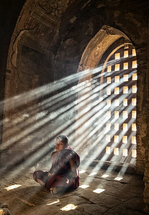 Ujjayi - faustinepau:   Sunrays on monk through window of... Foto Transfer, Buddhist Monks, Buddhist Monk, Light Shadow, Foto Art, Jolie Photo, Sun Rays, Tibet, Light And Shadow