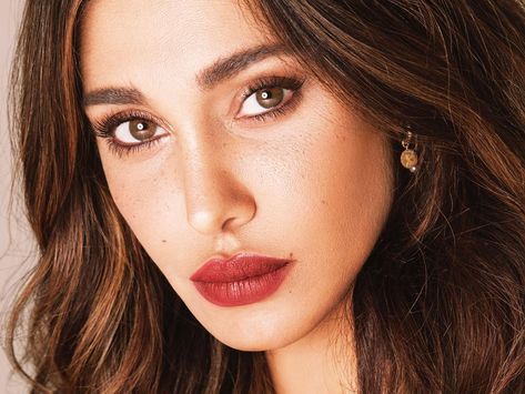 Belen Rodriguez, Deep Autumn, Gossip News, Date Of Birth, Glowy Skin, Instagram Model, Natural Makeup, Drama, Models