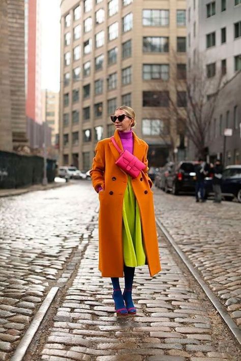 Bright Fall Outfits, Mode Prints, Blair Eadie, Orange Coat, Color Blocking Outfits, Cooler Look, 가을 패션, Mode Vintage, Colourful Outfits