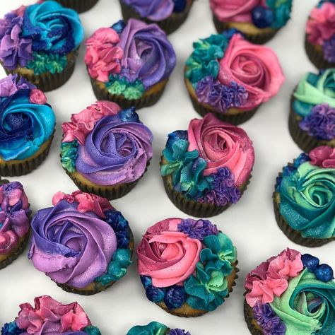 Jewel Tone Wedding Cupcakes, Bright Cupcakes, Jewel Tone Cupcakes, Jewel Tone Cake, Jewel Tone Wedding Cake, Bright Colored Cupcakes, Multi Colored Cupcake Frosting, Jewel Tone Wedding Cakes, Vibrant Cakes Bright Colors