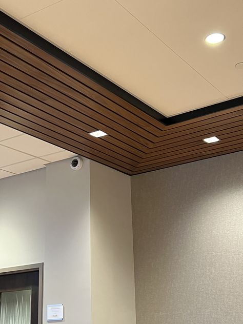 Pop With Wooden Ceiling, Roof Pvc Design, Pvc Ceiling Panels Living Rooms, Pvc Roof Ceiling Design, Pvc Panel Ceiling Design, Ceiling Renovation, Walnut Wood Floors, Kitchen Ceiling Design, Pvc Ceiling Panels