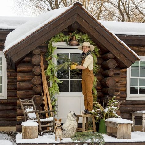 Wilson Wyoming Log Cabin Christmas Exterior Log Cabin With Stone Exterior, Cozy Log Cabin Exterior, Christmas At The Cabin, Lodge Home Exterior, Christmas Cottage Exterior, Log Cabins Exterior, Log Cabin Porch, Painted Log Cabin, Wilson Wyoming