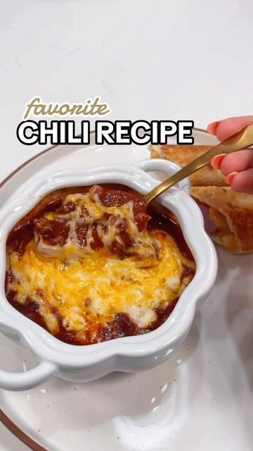 Makayla Kim Thomas Recipes, Mikayla Thomas Fit Recipes, Makayla Thomas Fit Recipes, Favorite Chili Recipe, Easy Healthy Lunches, Lunch To Go, Lunch Meal Prep, Low Carb Dinner, Low Fat Recipes