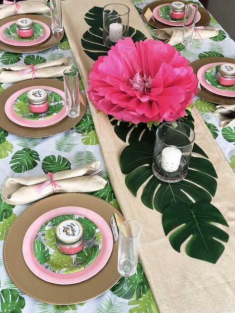 Tropisk Fest, Birthday Parties For Kids, Tropical Theme Party, Flamingo Themed Party, Tropical Birthday Party, Tropical Party Decorations, Aloha Party, Hawaiian Party Decorations, Flamingo Birthday Party