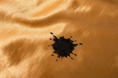 That Sharpie Stain on Your Clothes May Not Be Permanent—Here's How to Remove It Sharpie Out Of Clothes, Ink Out Of Clothes, Sharpie Artwork, Remove Sharpie, Ink Removal, How To Remove Sharpie, Oxygen Bleach, Stain On Clothes, Cleaning Advice