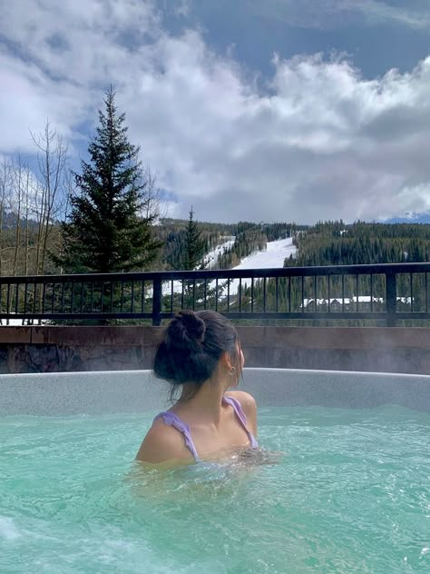 keystone colorado hot tub mountain skiing winter aesthetic colorado aesthetic snow scenery winter photoshoot inspiration Ski Trip Hot Tub, Hot Tub Snow Pictures, Hot Tub In The Snow, Winter Hot Tub Pictures, Snow Hot Tub, Hot Tub Pictures Poses, Winter Hot Tub, Travel Visionboard, Colorado Vibes