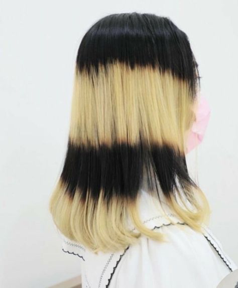 Bleach Stripe Hair, Bleached Tips Hair, Tiger Hair, Bleached Hair Men, Hair Stripes, Hair Stripping, Hair Threading, Bleached Tips, Hair Tips Video